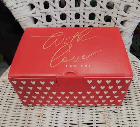 Подарочная коробка "With love" 